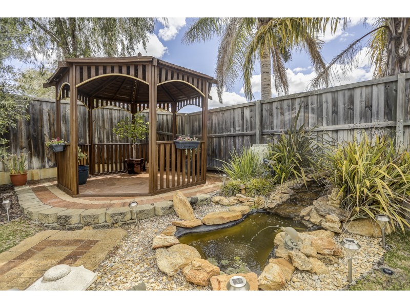 6 Lacebark Court, Ellenbrook WA 6069