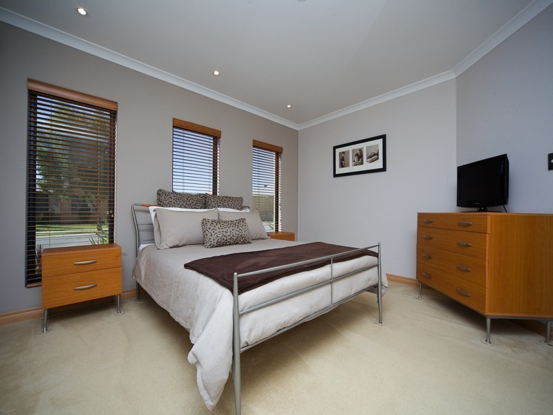26 Granesse Drive, Ellenbrook WA 6069