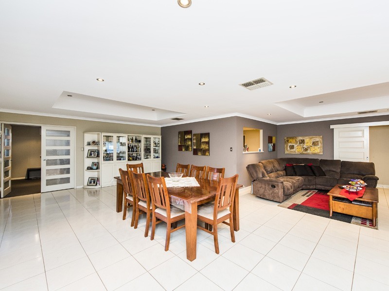 10 Guraga Terrace, Ellenbrook WA 6069