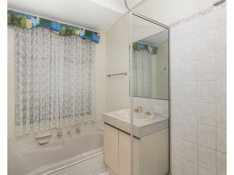 27  Thicket Circuit, Banksia Grove WA 6031