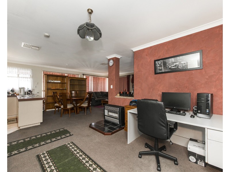 27  Thicket Circuit, Banksia Grove WA 6031