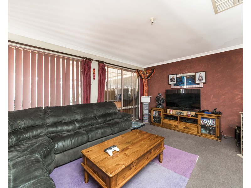 27  Thicket Circuit, Banksia Grove WA 6031