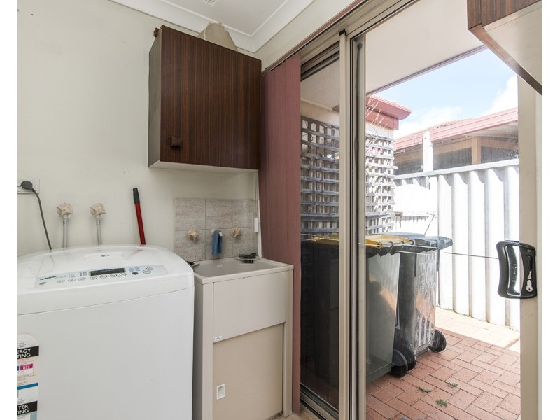 27  Thicket Circuit, Banksia Grove WA 6031