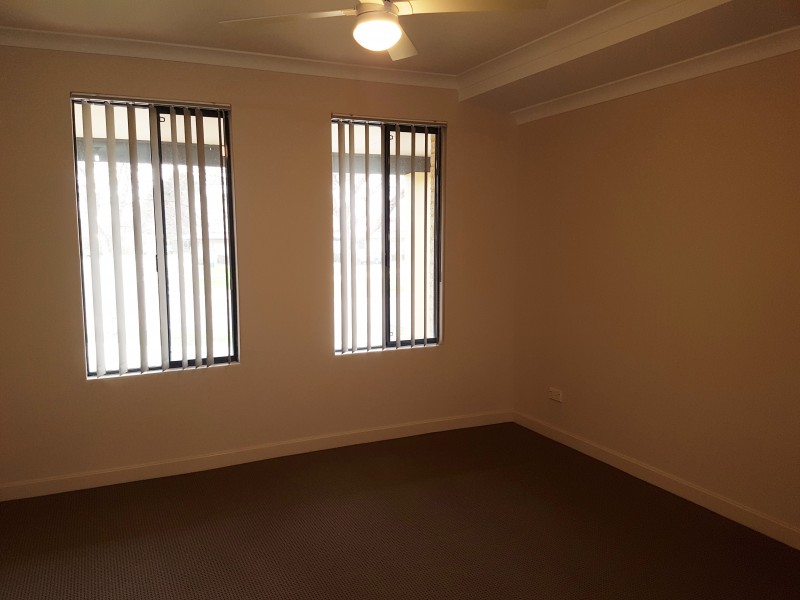 39 Centre Circle, Ellenbrook WA 6069