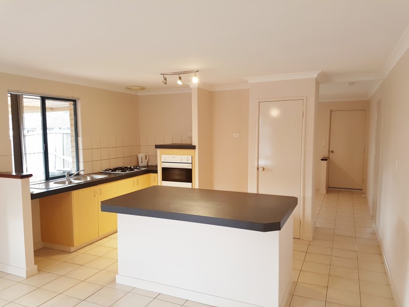 39 Centre Circle, Ellenbrook WA 6069