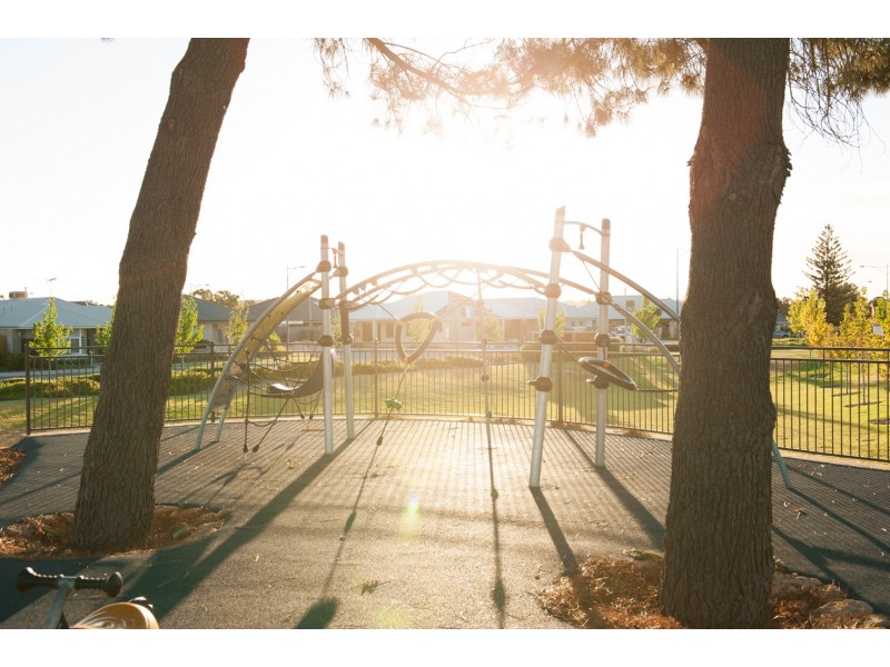 34  Obsidian Way, Wellard WA 6170