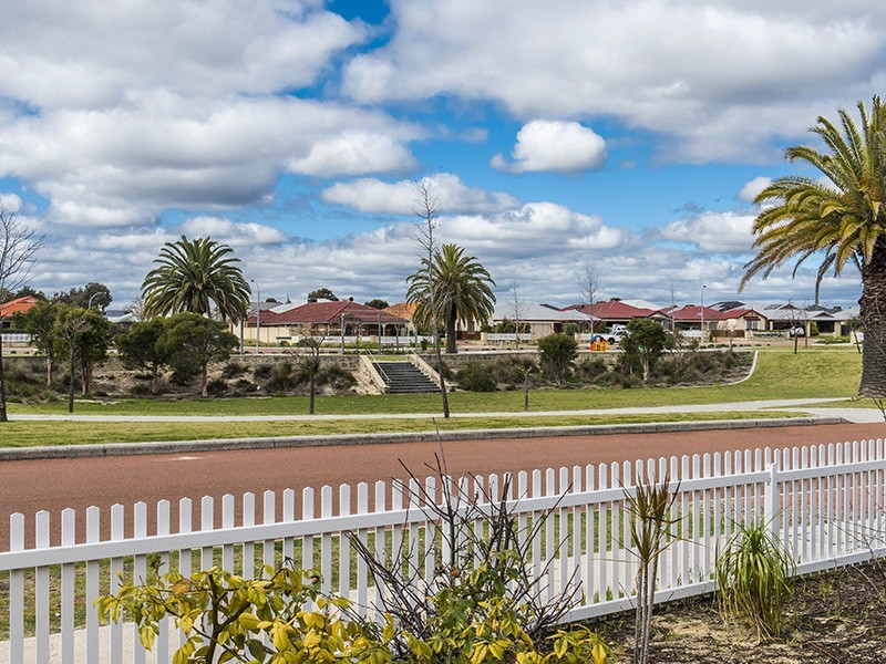 25 Bancombe Crescent, Ellenbrook WA 6069