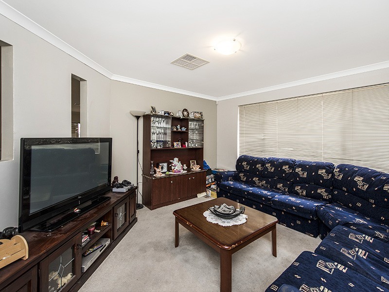 25 Bancombe Crescent, Ellenbrook WA 6069