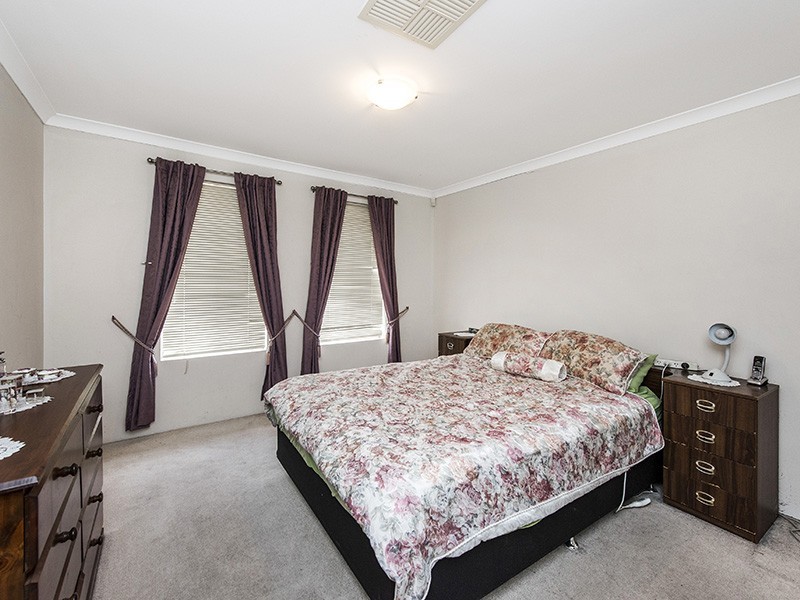 25 Bancombe Crescent, Ellenbrook WA 6069