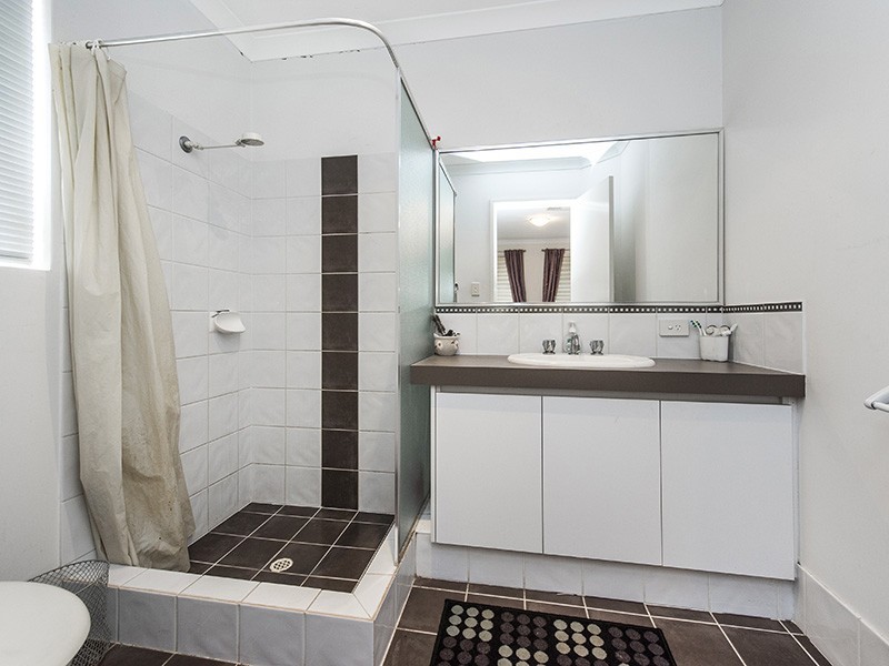 25 Bancombe Crescent, Ellenbrook WA 6069