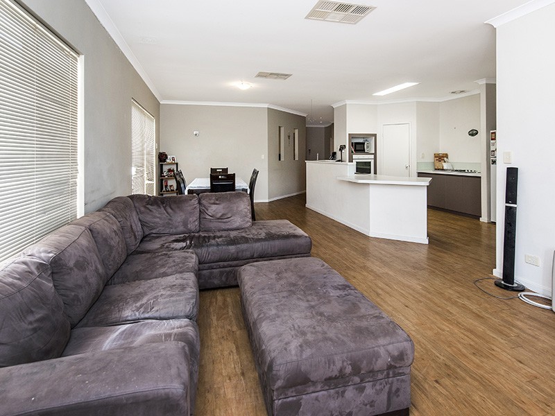 25 Bancombe Crescent, Ellenbrook WA 6069