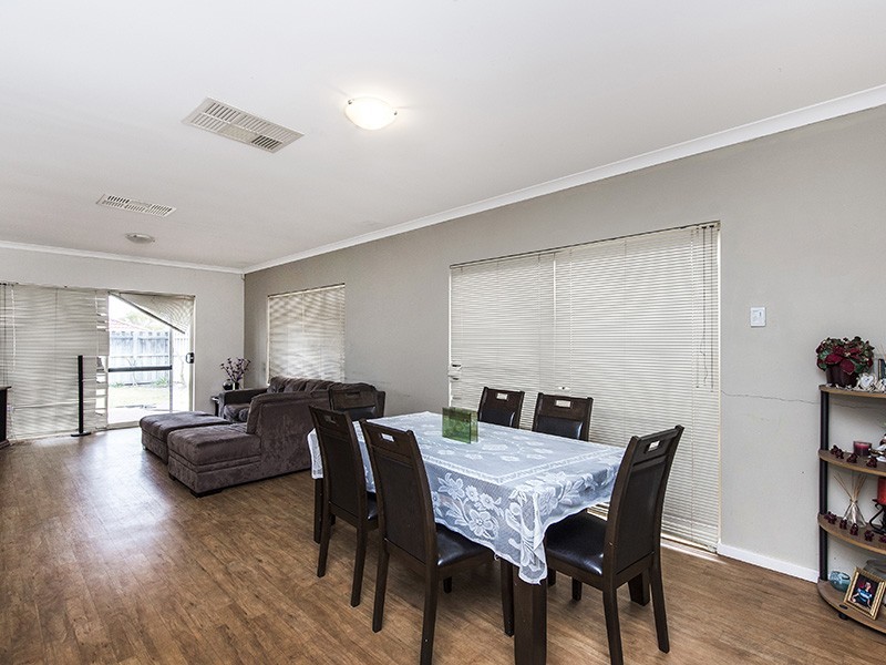 25 Bancombe Crescent, Ellenbrook WA 6069