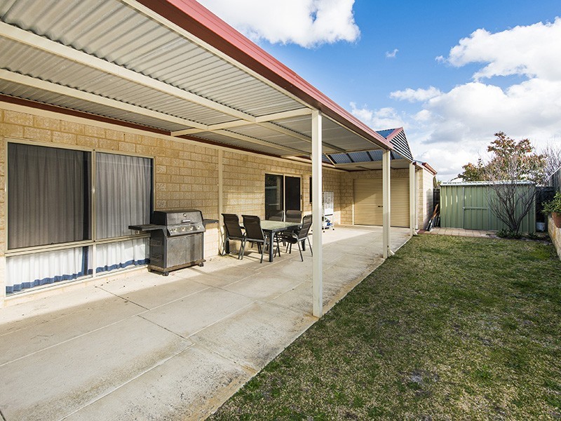 4 Erickson Pass, Ellenbrook WA 6069