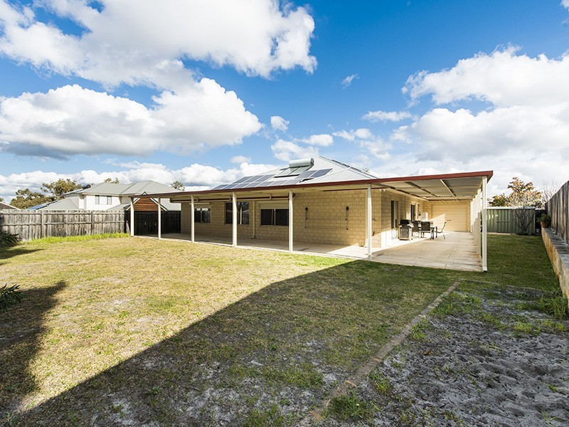 4 Erickson Pass, Ellenbrook WA 6069