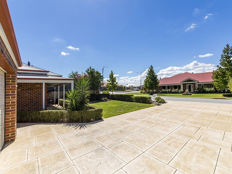 88 Fantail Crescent, Ellenbrook WA 6069