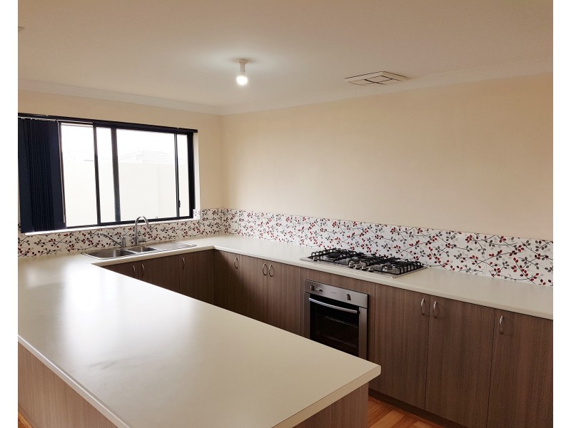 5 Emms Green, Ellenbrook WA 6069