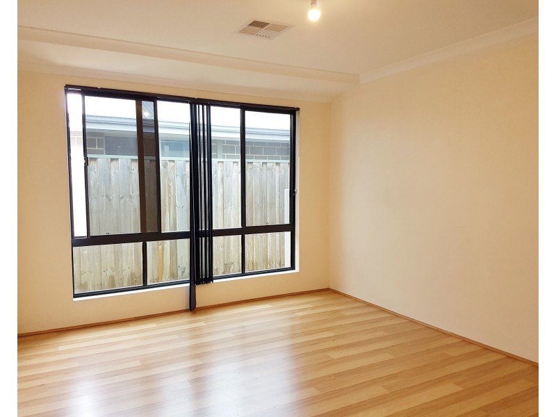 5 Emms Green, Ellenbrook WA 6069