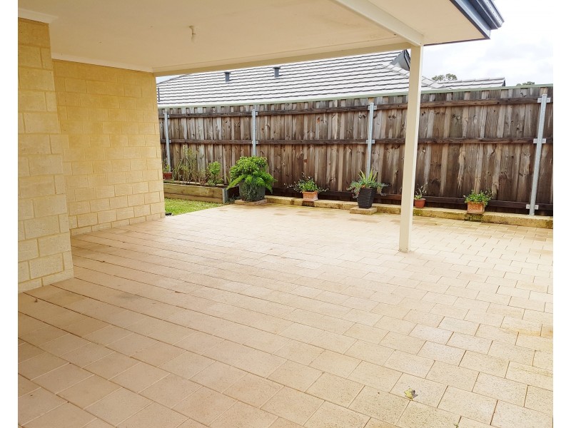 5 Emms Green, Ellenbrook WA 6069