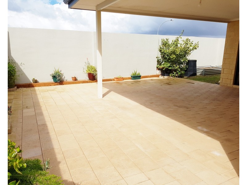 5 Emms Green, Ellenbrook WA 6069