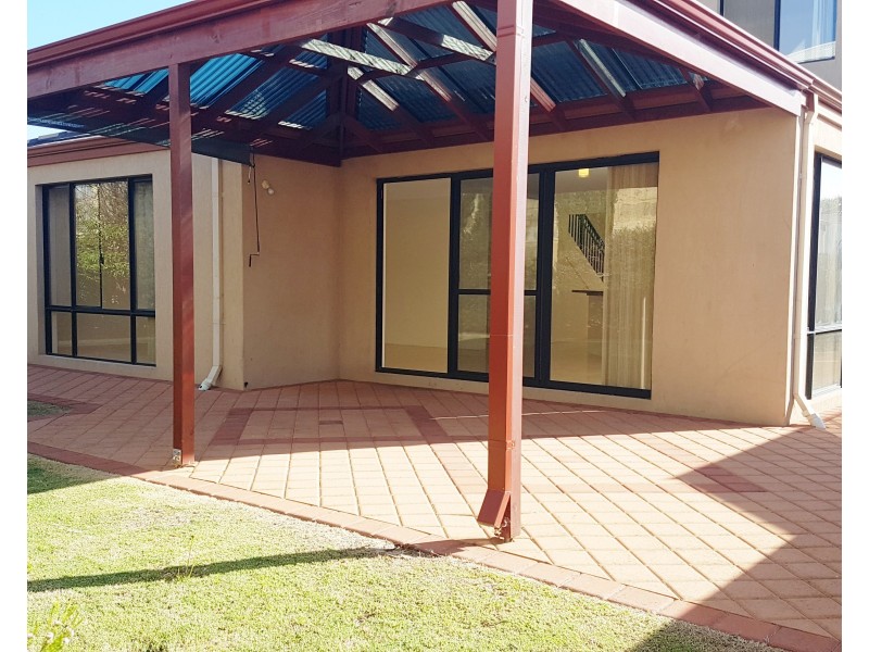 8 Bantry Bend, Mindarie WA 6030