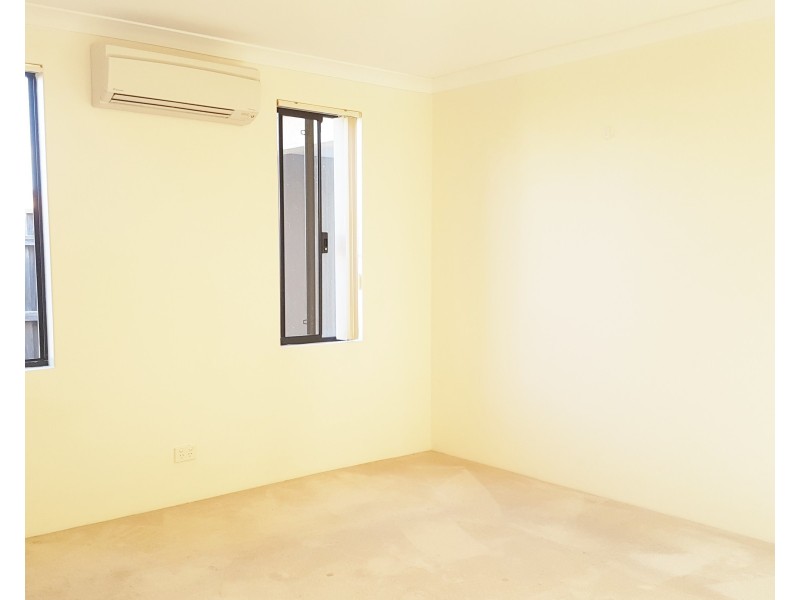 8 Bantry Bend, Mindarie WA 6030