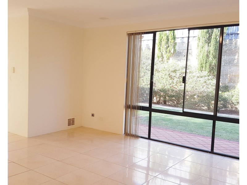 8 Bantry Bend, Mindarie WA 6030