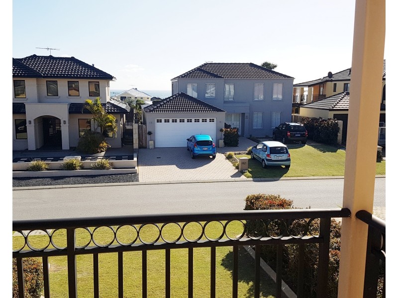 8 Bantry Bend, Mindarie WA 6030