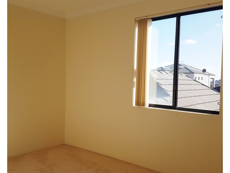 8 Bantry Bend, Mindarie WA 6030