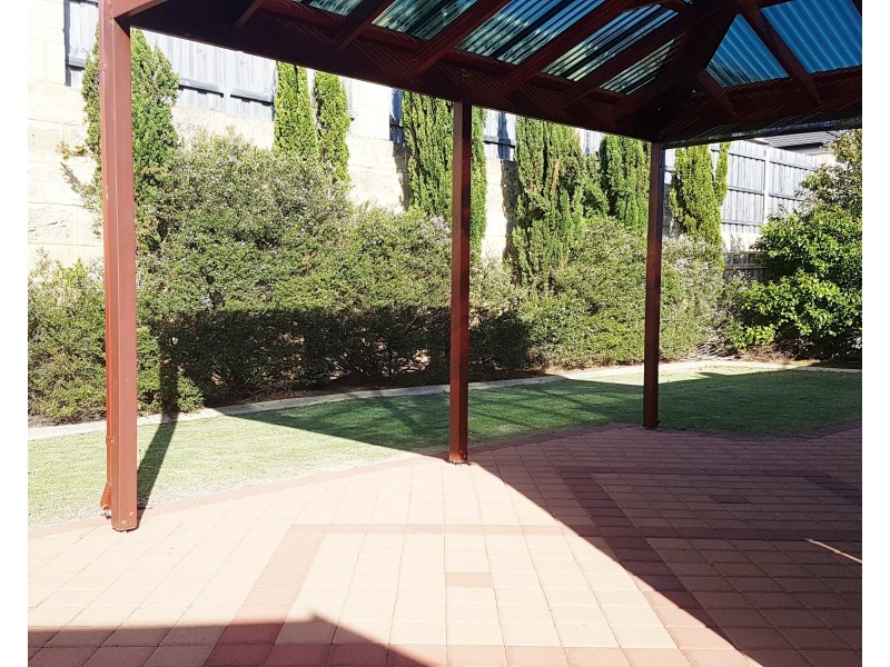 8 Bantry Bend, Mindarie WA 6030