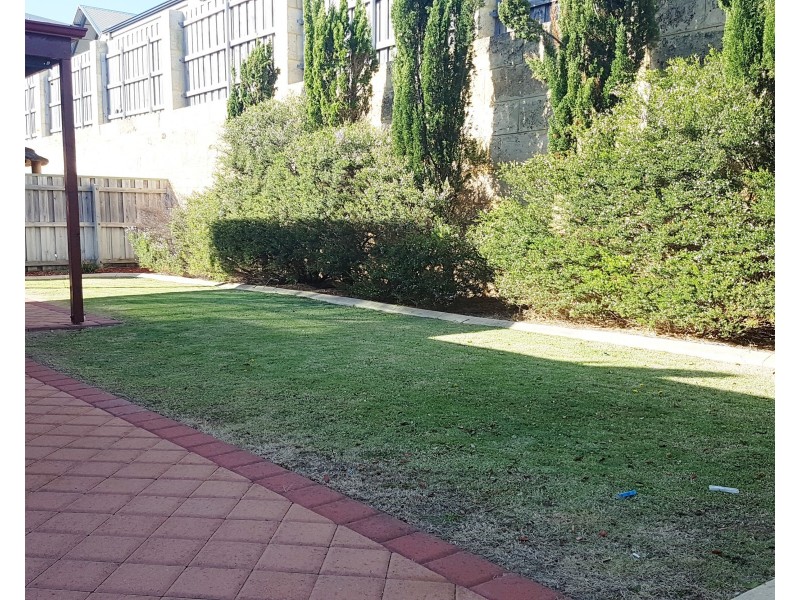 8 Bantry Bend, Mindarie WA 6030