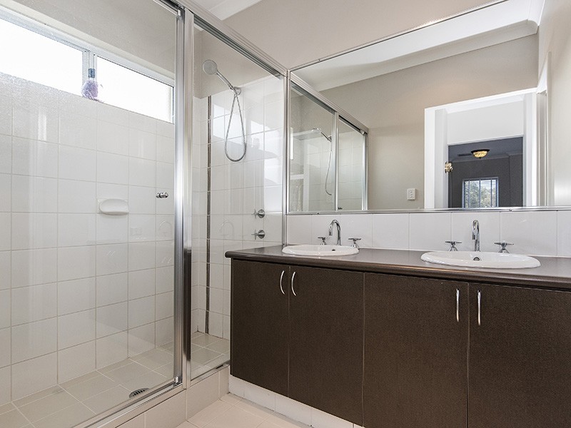 48 Farmaner Parkway, Ellenbrook WA 6069