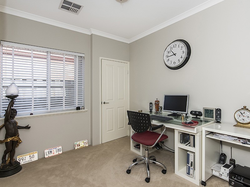 48 Farmaner Parkway, Ellenbrook WA 6069