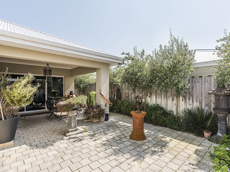 48 Farmaner Parkway, Ellenbrook WA 6069