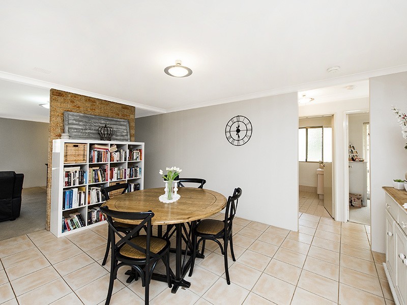 4 Yarra Court, Carramar WA 6031