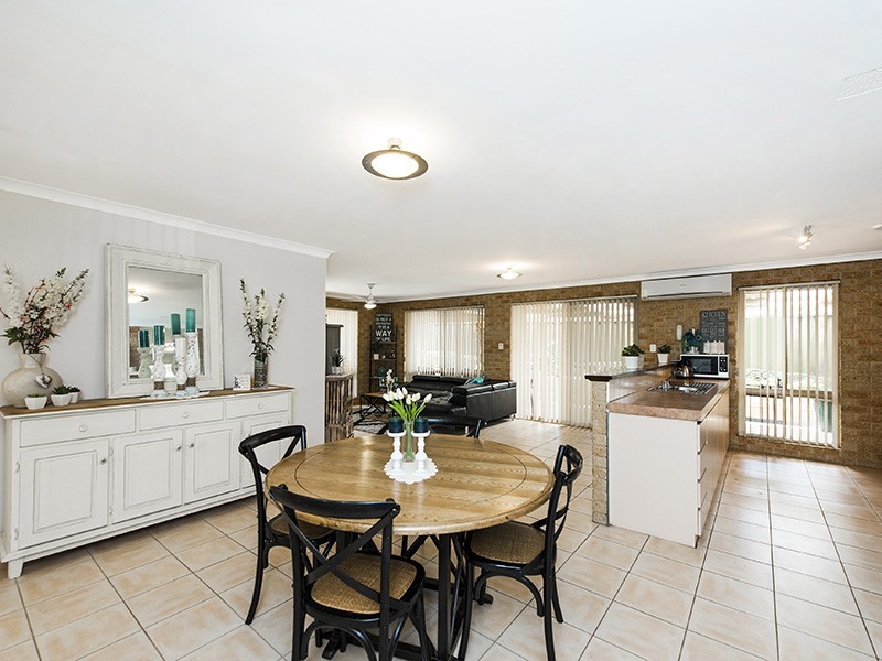 4 Yarra Court, Carramar WA 6031