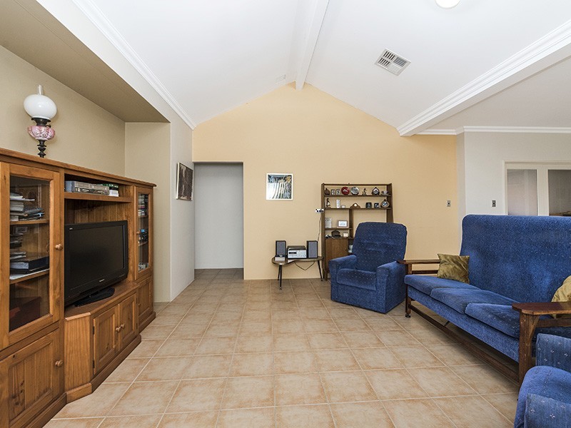 41  Pensacola Avenue, Caversham WA 6055