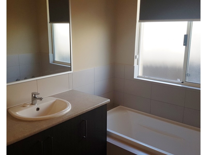 39 Addingham Drive, Ellenbrook WA 6069