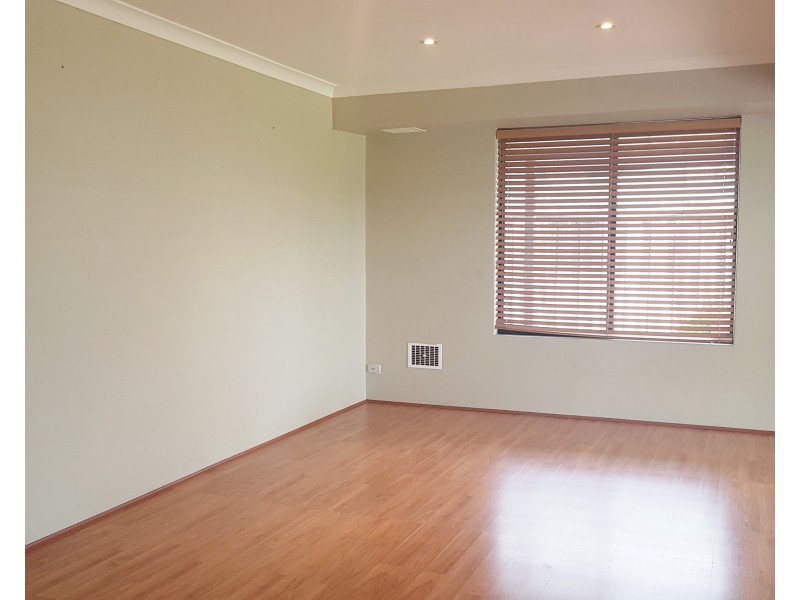 4 Mirimas Court, Ellenbrook WA 6069