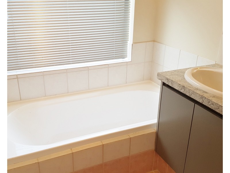 48 Birkett Circle, Ellenbrook WA 6069