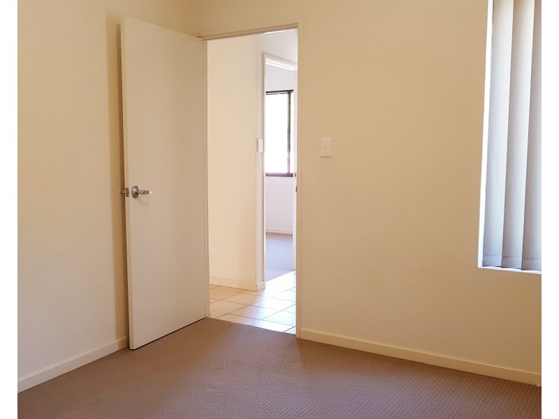 33/5 Eastleigh Loop, Currambine WA 6028