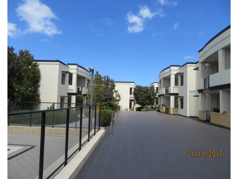 33/5 Eastleigh Loop, Currambine WA 6028