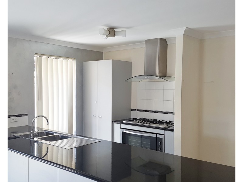 6 Astrolux Court, Banksia Grove WA 6031