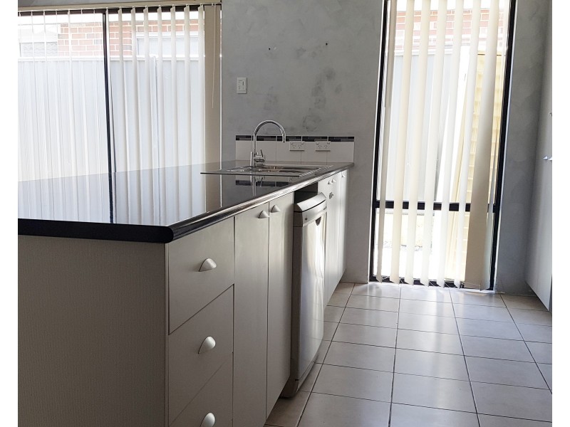 6 Astrolux Court, Banksia Grove WA 6031