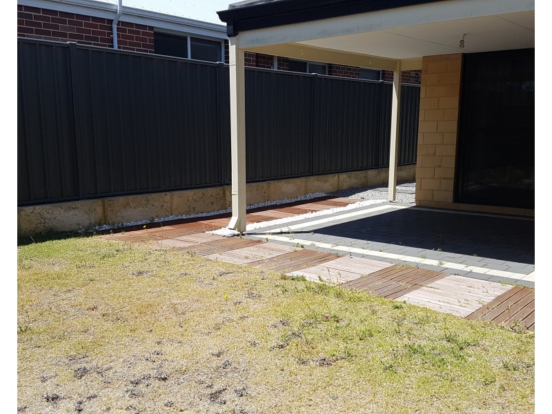 6 Astrolux Court, Banksia Grove WA 6031