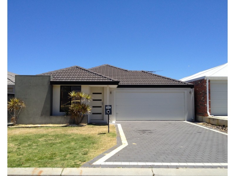 6 Astrolux Court, Banksia Grove WA 6031