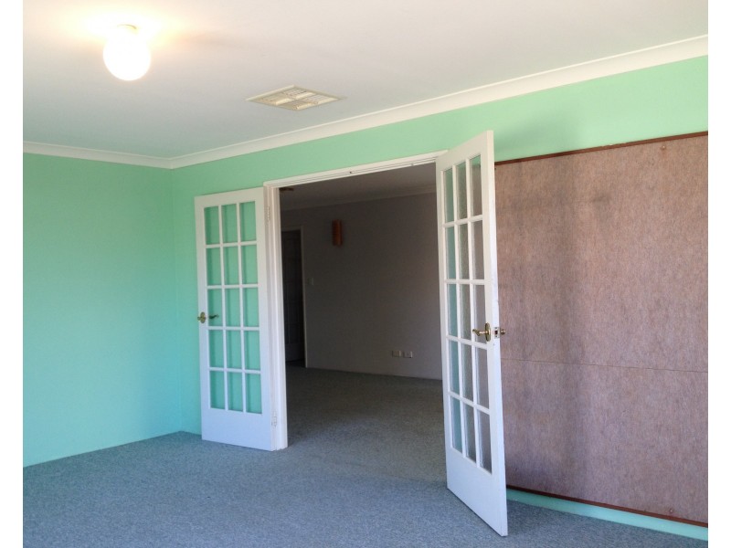 17 Trigger Plant Avenue, Ellenbrook WA 6069