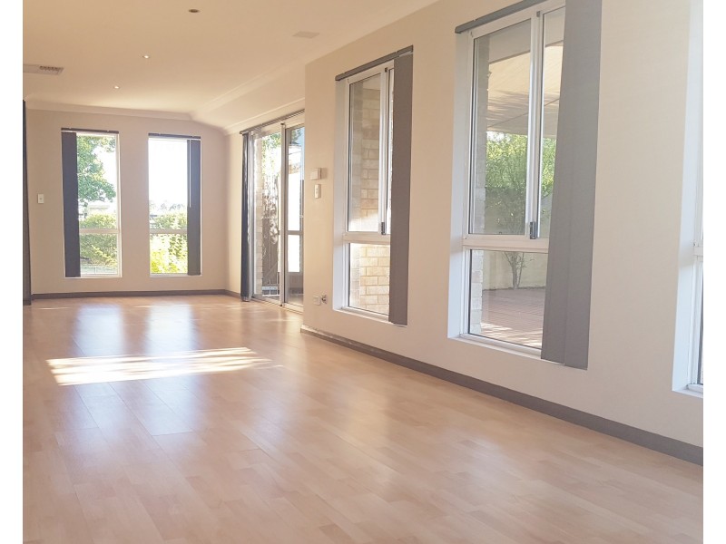 2 Flora Valley, Ellenbrook WA 6069