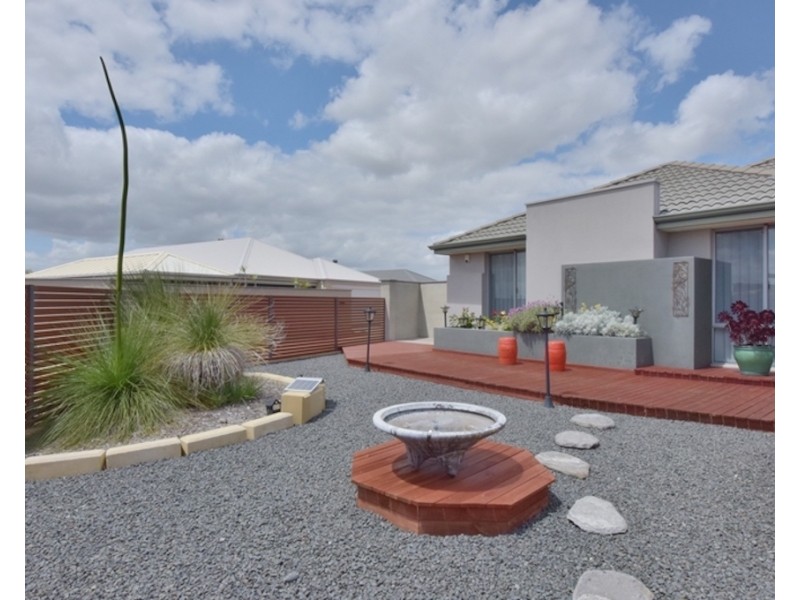 16 Mundego Turn, Ellenbrook WA 6069