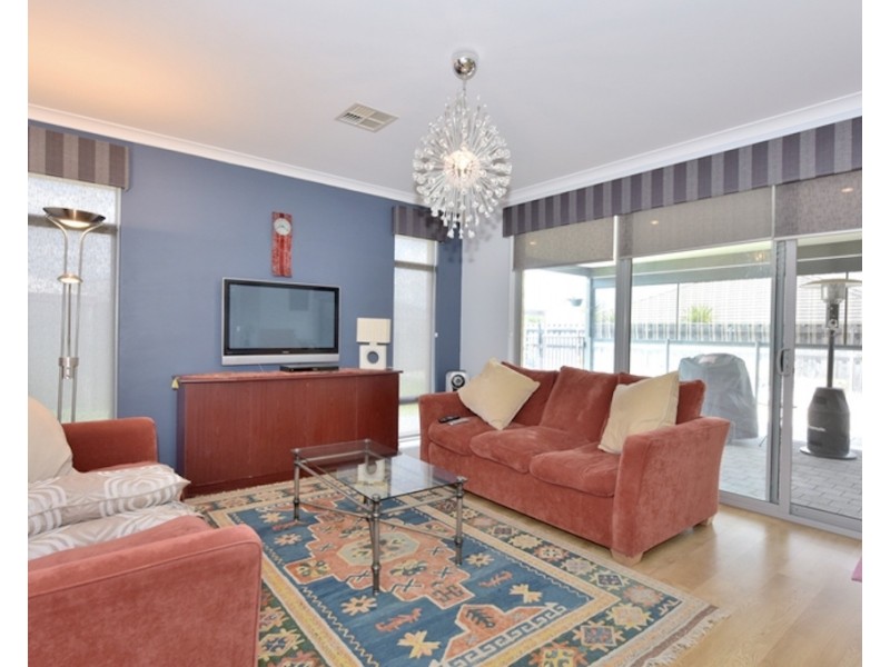 16 Mundego Turn, Ellenbrook WA 6069