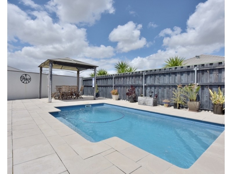 16 Mundego Turn, Ellenbrook WA 6069